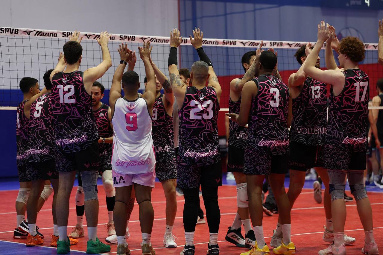 Volleyume team in action